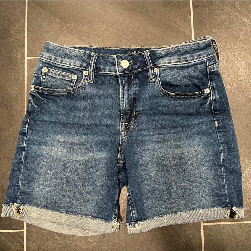 GAP Jean shorts size 4